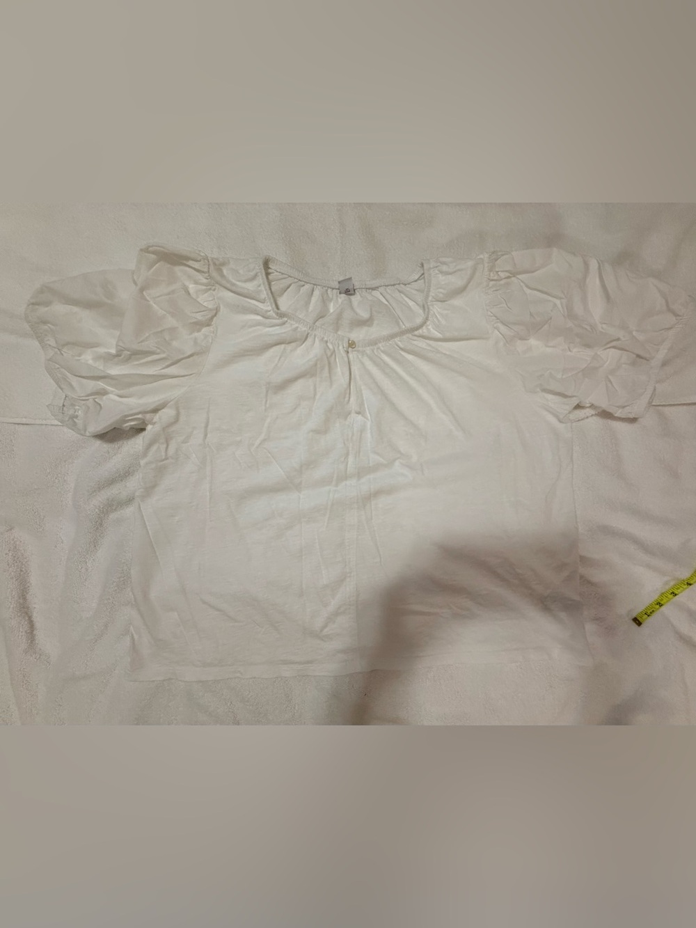 XXLTall women’s Old Navy white top with ballon Sleeves